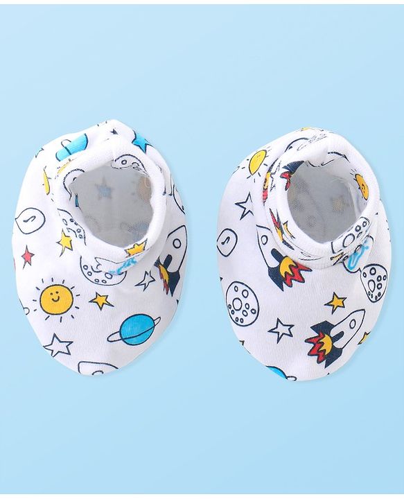 Babyhug 100% Cotton Knitted Cap Mittens & Booties with Space Print- White