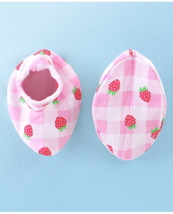 Babyhug 100% Cotton Knit Cap Mittens & Booties With Strawberry Print Pink - Diameter 11.5 cm