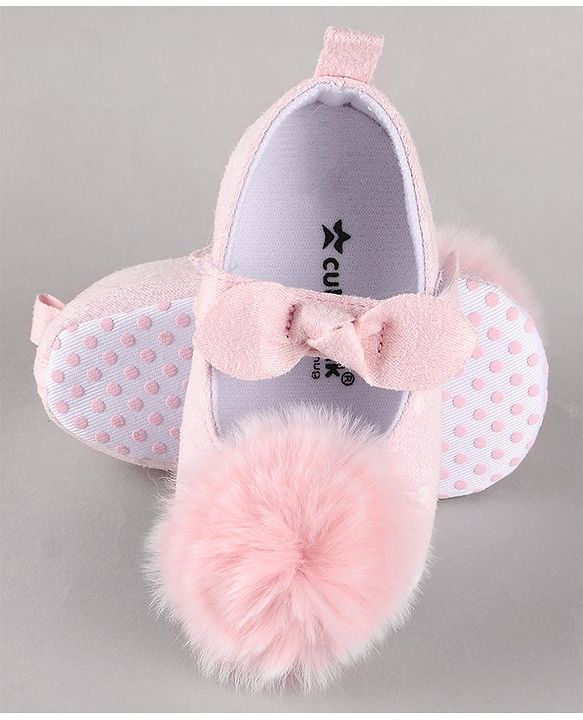 Cute Walk by Babyhug Booties Pom Pom Detail - Pink
