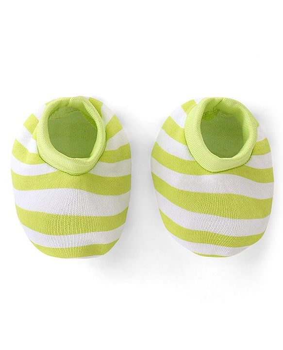 Babyhug 100% Cotton Knit  Cap Mittens & Booties Set Striped - Green  & White