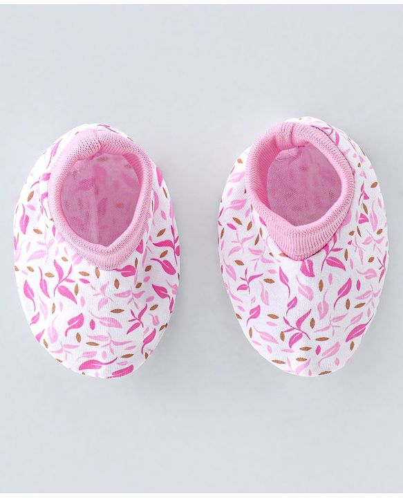 Babyhug 100% Cotton Knit Mittens & Booties Set Leaf Print- Pink & White