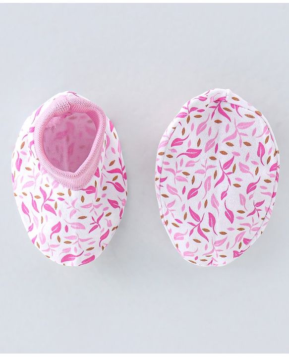 Babyhug 100% Cotton Knit Mittens & Booties Set Leaf Print- Pink & White