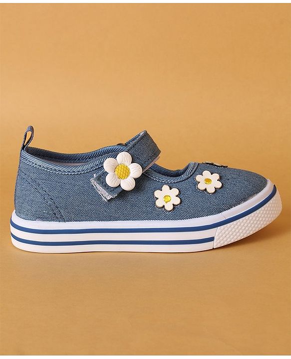 Cute Walk by Babyhug Velcro Closure Casual Shoes With Floral Applique - Blue
