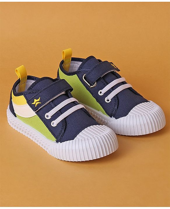 Cute Walk by Babyhug Casual Shoes with Velcro Closure and Star Design- Blue