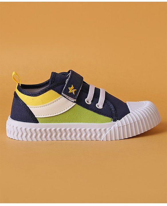 Cute Walk by Babyhug Casual Shoes with Velcro Closure and Star Design- Blue