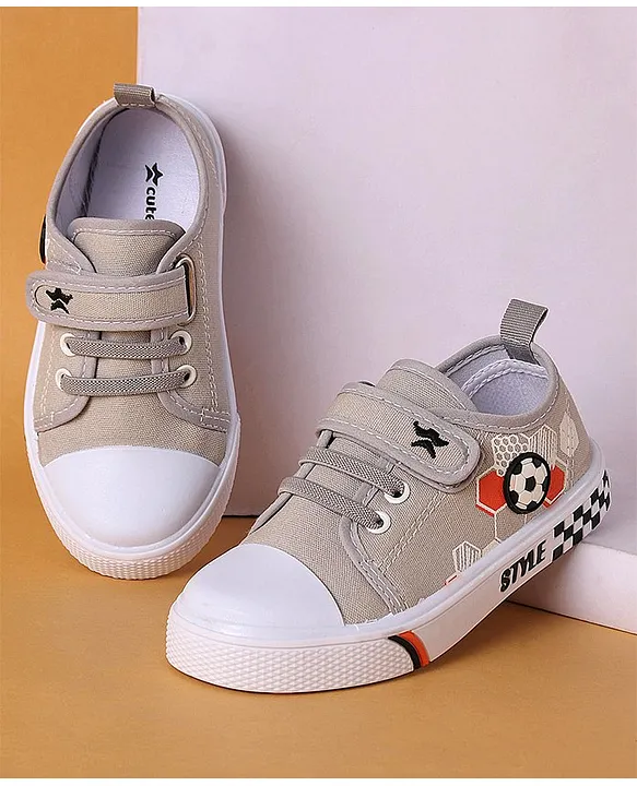 Cute walk by babyhug cheap casual shoes