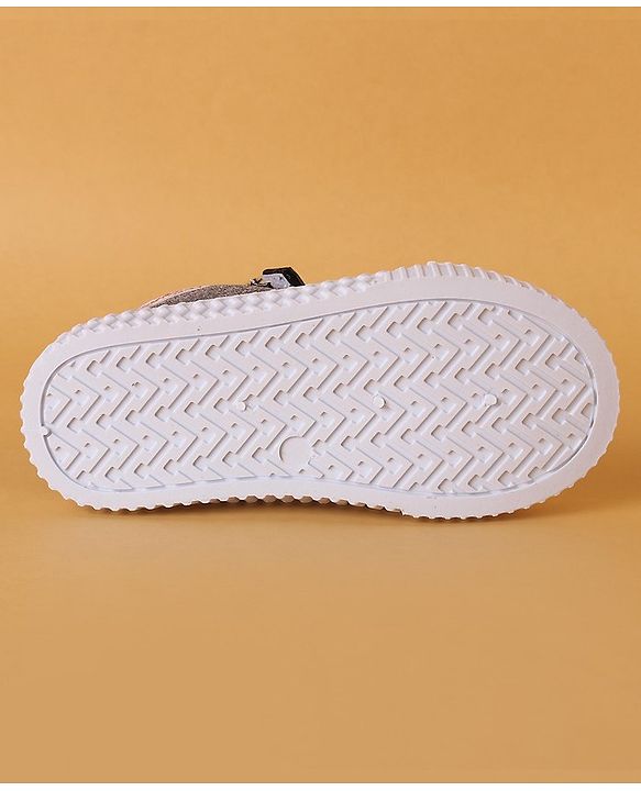 Cute Walk by Babyhug Velcro Closure Casual Shoes - Black