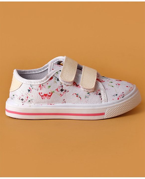 Cute Walk by Babyhug Casual Shoes with Velcro Closure Butterfly Print - White