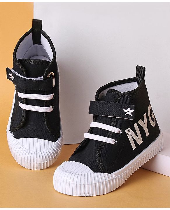 Cute Walk by Babyhug Casual Shoes with Velcro Closure- Black
