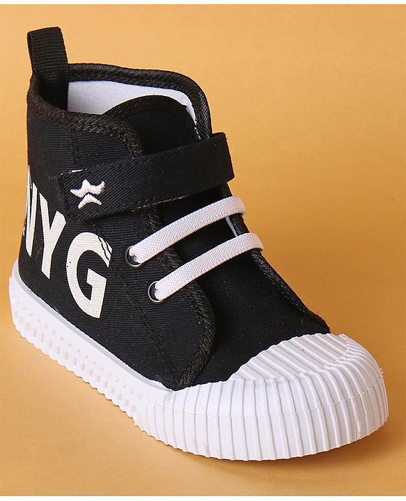 Cute Walk by Babyhug Casual Shoes with Velcro Closure- Black