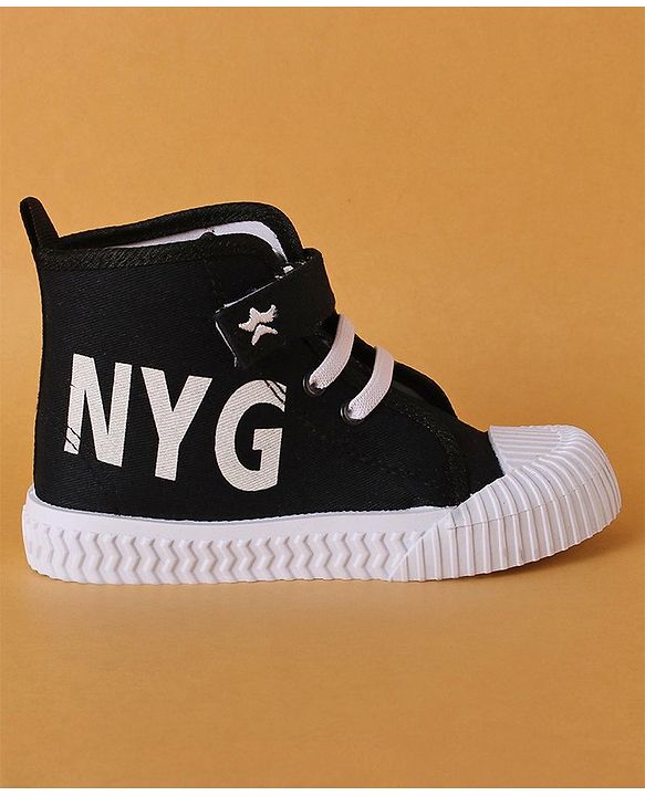 Cute Walk by Babyhug Casual Shoes with Velcro Closure- Black