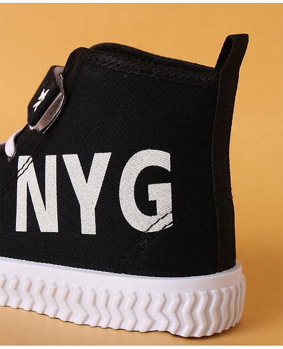 Cute Walk by Babyhug Casual Shoes with Velcro Closure- Black
