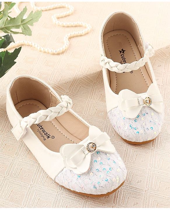 Cute Walk By Babyhug Bellies With Velcro Closure & Bow Applique - White