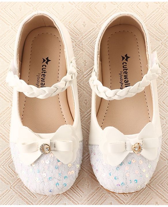Cute Walk By Babyhug Bellies With Velcro Closure & Bow Applique - White