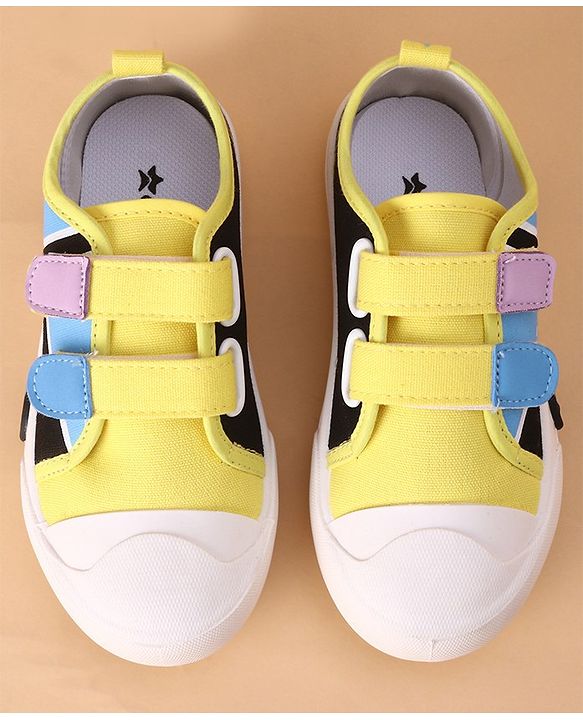 Cute Walk by Babyhug Velcro Closure Casual Shoes Car Design - Yellow