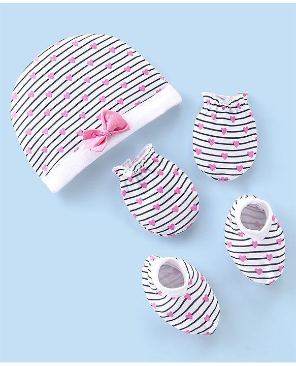 Babyhug 100% Cotton Cap Mittens And Booties Heart Printed - White