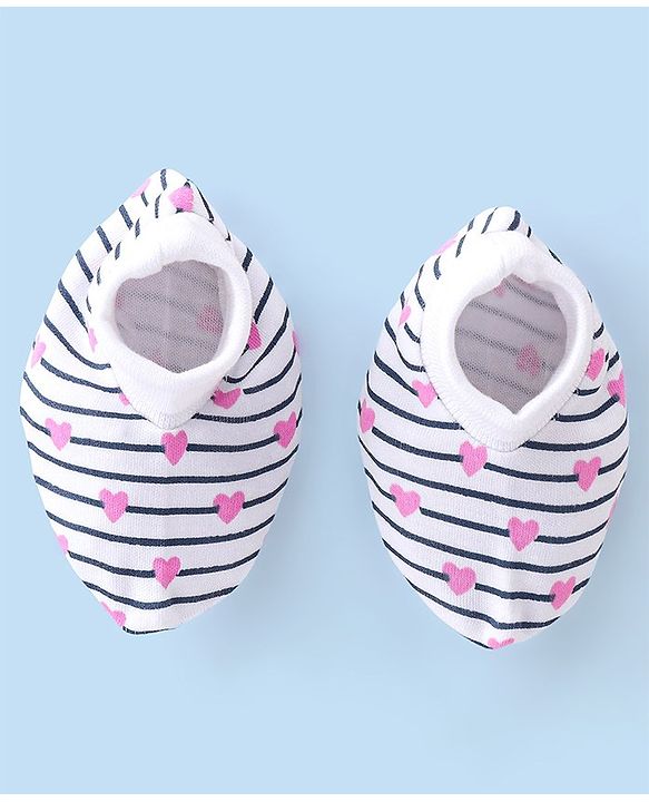 Babyhug 100% Cotton Cap Mittens And Booties Heart Printed - White