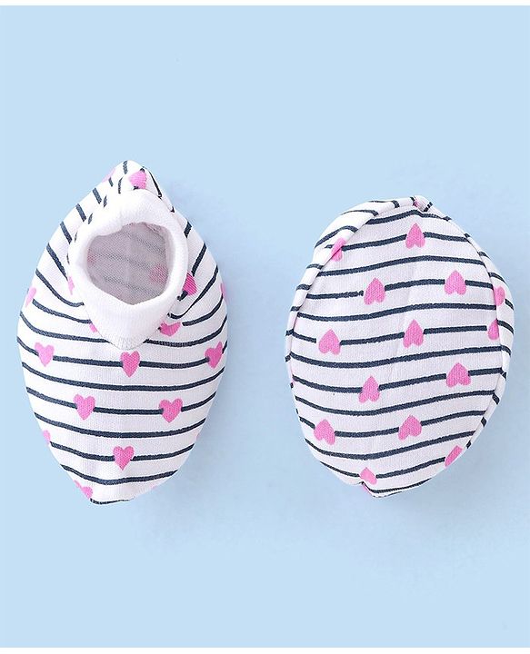 Babyhug 100% Cotton Cap Mittens And Booties Heart Printed - White