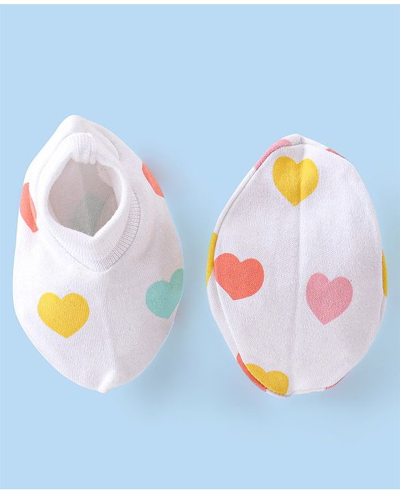 Babyhug 100% Cotton Cap Mittens And Booties Heart Printed - White