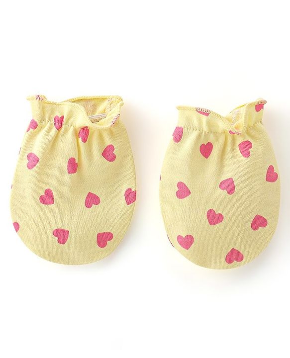 Babyhug 100% Cotton Cap Mittens And Booties Heart Printed - Yellow
