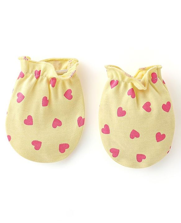 Babyhug 100% Cotton Cap Mittens And Booties Heart Printed - Yellow