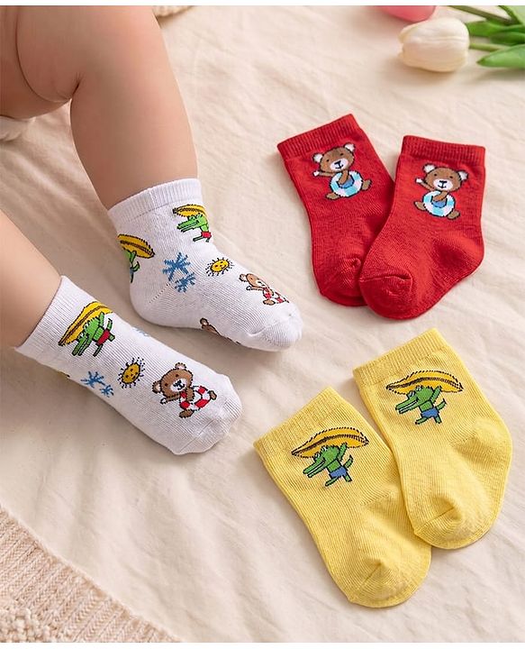 Cutewalk By Babyhug Anti-Bacterial Ankle Length Socks Teddy Bear & Crocodile Design Pack Of 3- Red Yellow & White