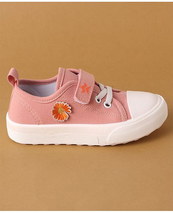 Cute Walk by Babyhug Casual Shoes with Velcro Closure Flower Applique - Pink