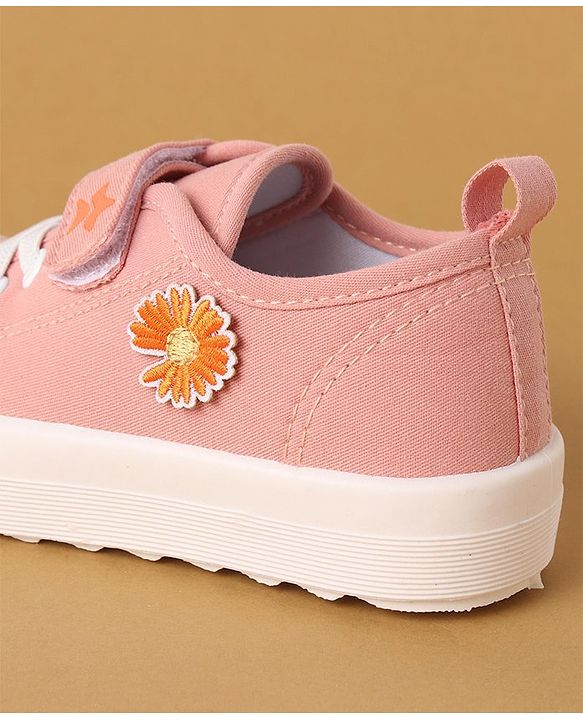 Cute Walk by Babyhug Casual Shoes with Velcro Closure Flower Applique - Pink