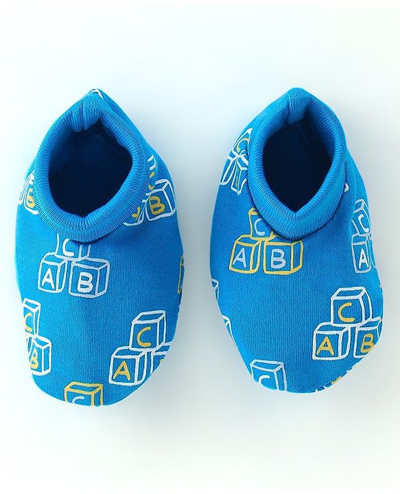 Babyhug 100% Cotton Interlock Knti Cap Mittens & Booties Set Alphabate Print -Blue