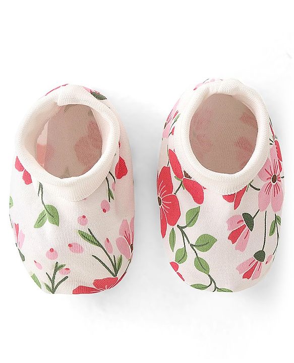 Babyhug 100% Cotton Knit Cap Mittens & Booties Set Floral  Print- White