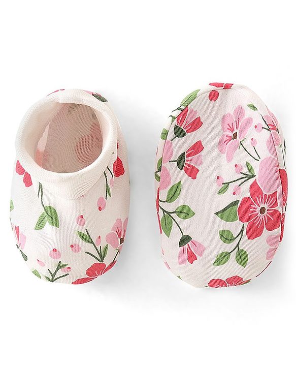 Babyhug 100% Cotton Knit Cap Mittens & Booties Set Floral  Print- White