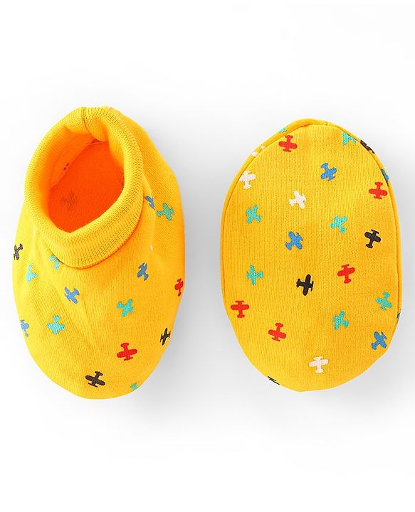 Babyhug 100% Cotton Knit Mittens & Booties Set Helicopter Print- Yellow