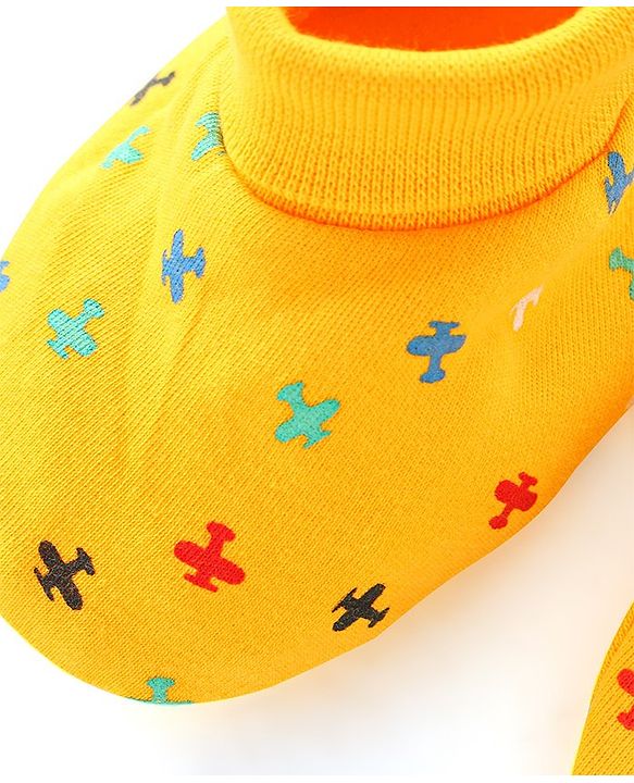 Babyhug 100% Cotton Knit Mittens & Booties Set Helicopter Print- Yellow