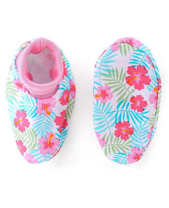 Babyhug 100% Cotton Mittens And Booties Floral Print- Multicolor