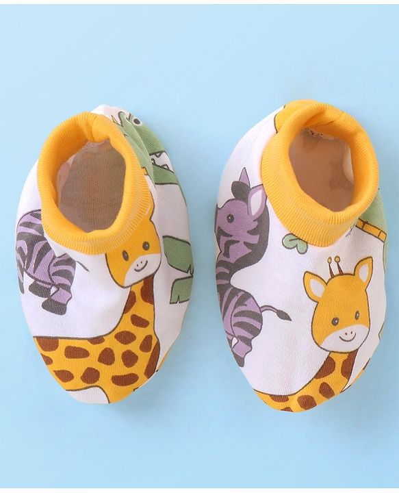 Babyhug 100% Cotton Cap Mittens & Booties Animal Print - Multicolour