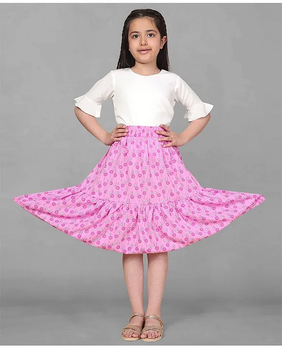 Pink and White Skirt Outfit!  Pink skirt outfits, Girly chic