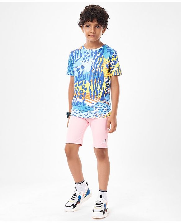 Pine Active Half Sleeves High Stretch T-Shirt Abstract Print - Multicolor