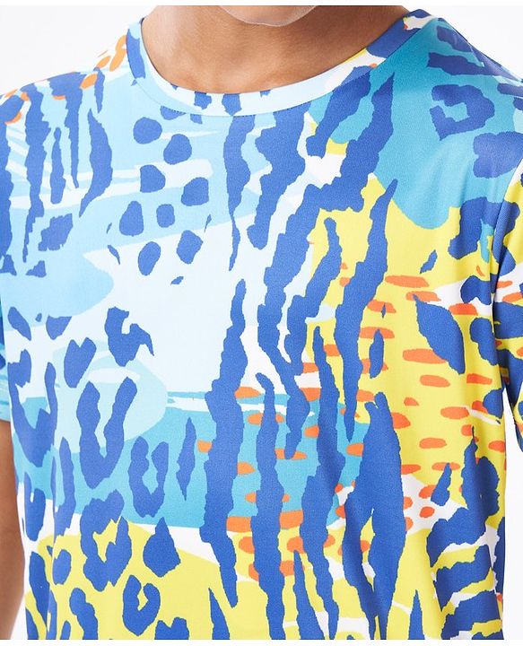 Pine Active Half Sleeves High Stretch T-Shirt Abstract Print - Multicolor