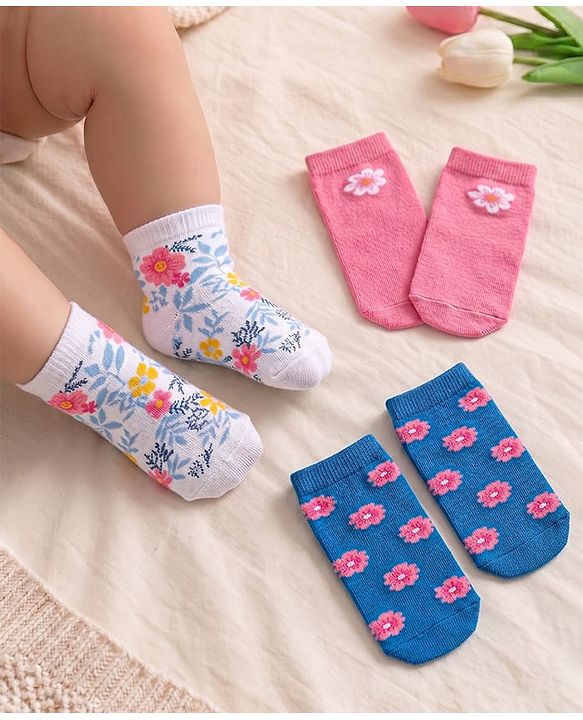Cute Walk by Babyhug Anti Bacterial Ankle Length Socks Floral Design Pack Of 3 - Multicolour