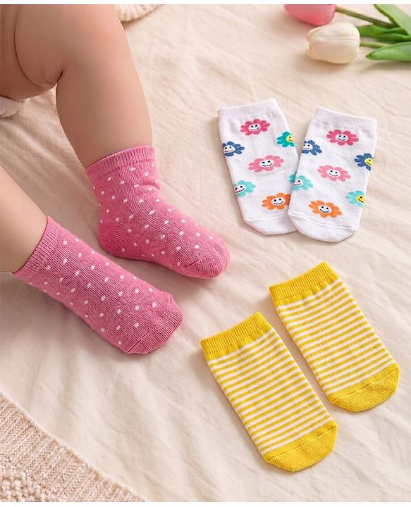 Cute Walk by Babyhug Anti Bacterial Ankle Length Socks Floral Design Pack Of 3 - Multicolour