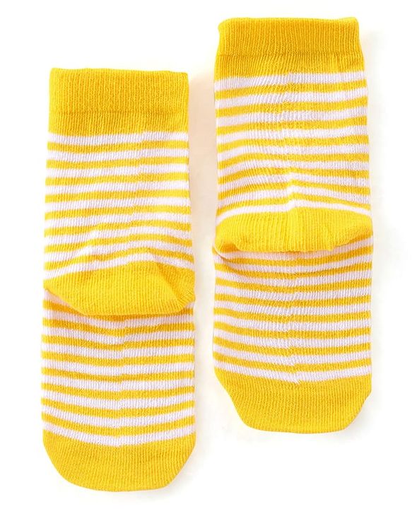 Cute Walk by Babyhug Anti Bacterial Ankle Length Socks Floral Design Pack Of 3 - Multicolour