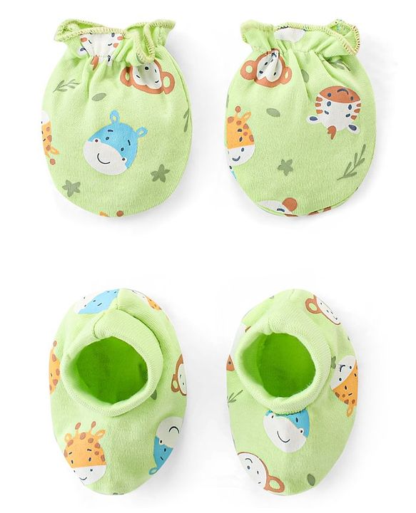 Babyhug 100% Cotton Knit Animal Print Mittens and Booties - Green