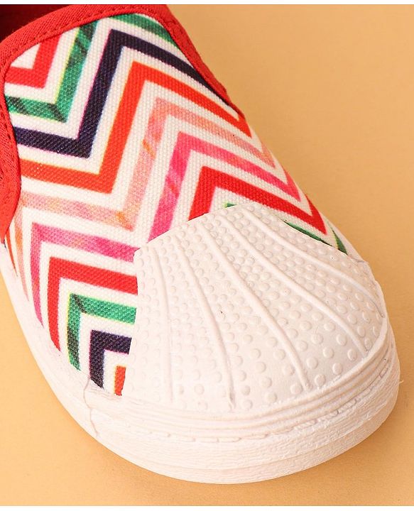 Cute Walk by Babyhug Slip On Zig Zag Pattern Casual Shoes - Red