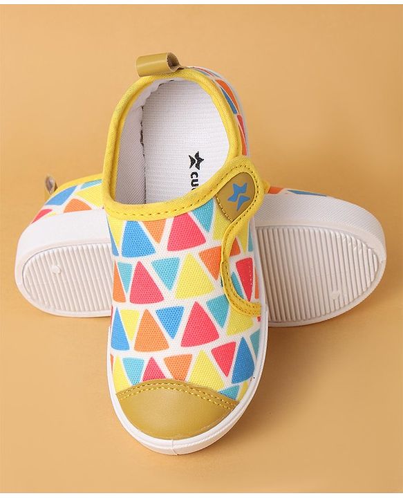 Cute Walk by Babyhug Casual Shoes With Velcro Closure Geometric Print - Yellow