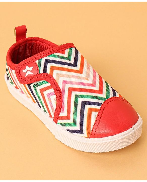 Cute Walk by Babyhug Casual Shoes With Velcro Closure Chevron Print- Dark Pink