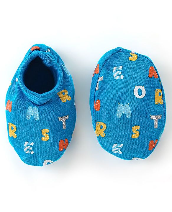 Babyhug 100% Cotton Knit Cap Mittens And Booties Alphabet Print - Blue