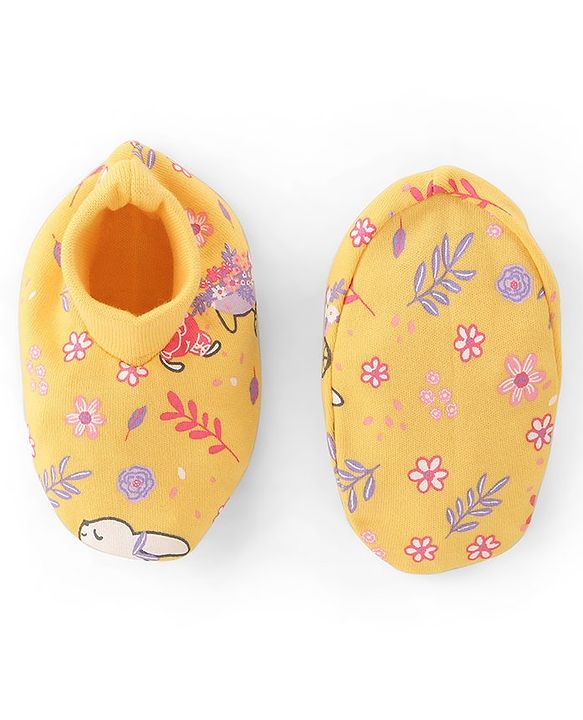 Babyhug 100% Cotton Knit Cap Mittens And Booties Floral Print - Yellow