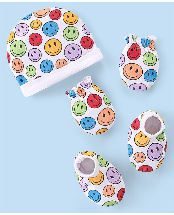 Babyhug 100% Cotton Knit Cap Mittens And Booties Smiley Print - Multicolor