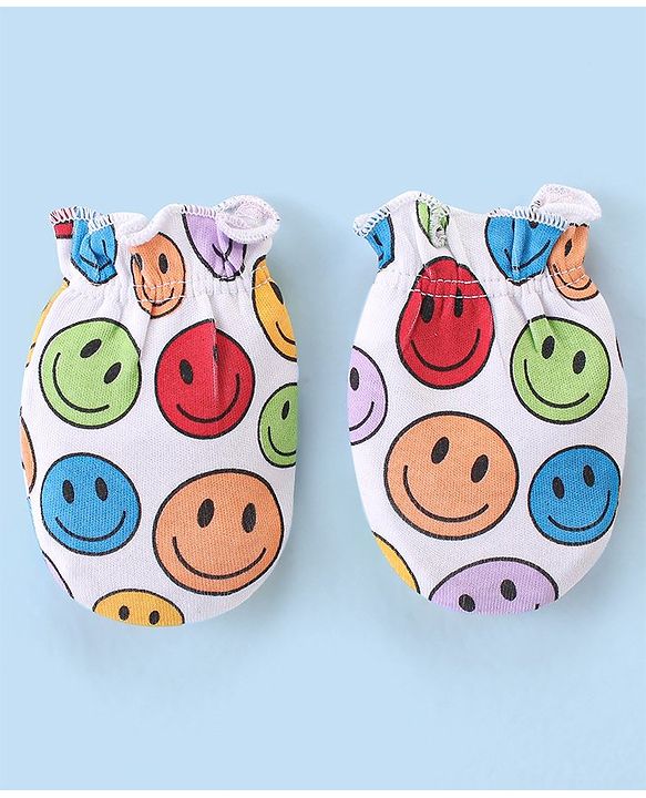 Babyhug 100% Cotton Knit Cap Mittens And Booties Smiley Print - Multicolor