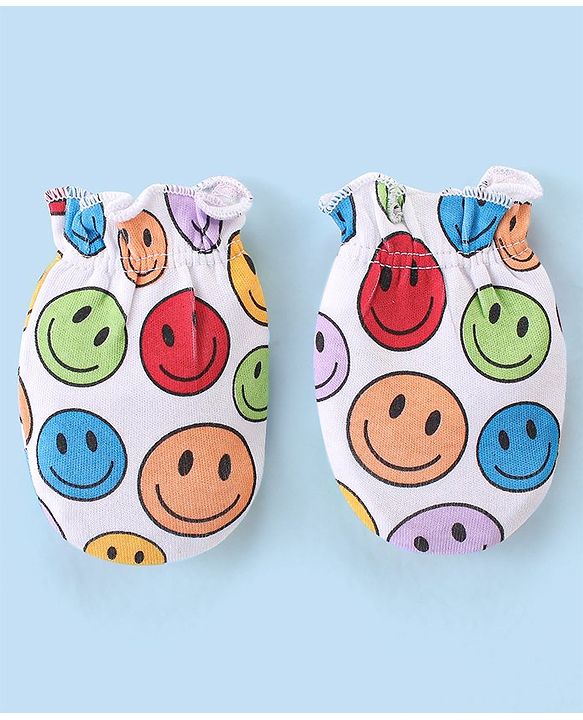Babyhug 100% Cotton Knit Cap Mittens And Booties Smiley Print - Multicolor
